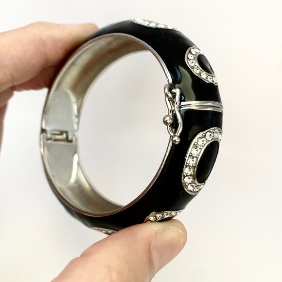 Lot of 2 LIA SOPHIA Bracelets Black Enamel Crystals Silver Tone Flowers Rings - Picture 3 of 8